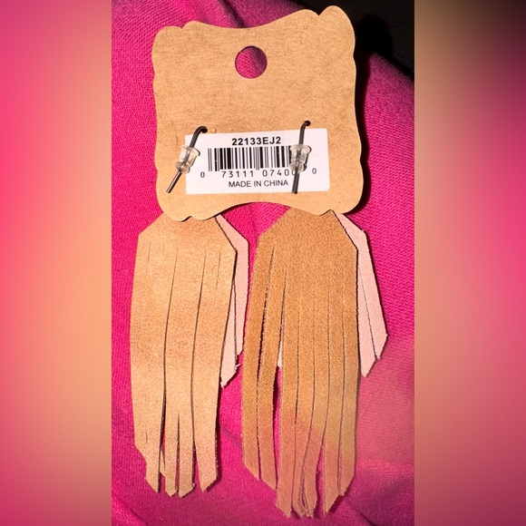 Justin Genuine leather 2 tone earrings - Picture 4 of 4